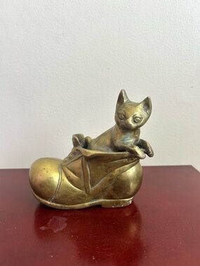 Vintage Solid Brass Kitty Cat in Shoe Paperweight “Puss in Boots” Figure